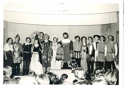 Mittelschule Freiburg Elbe Auffuehrung Theaterstueck Goetz von Berlichingen