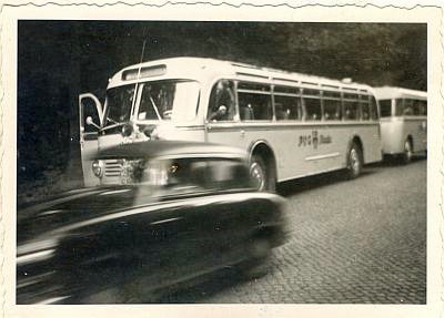 Peill Reisebus mit Anhänger 1954 auf Klassenfahrt Mittelschule Freiburg (Elbe) ins Weserbergland