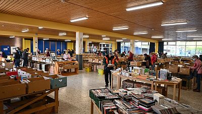 Deutschlands größter Bücherflohmarkt in Freiburg (Elbe)