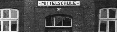 Mittelschule Freiburg (Elbe) Bild zeigt den Eingangsbereich des Altbaus 